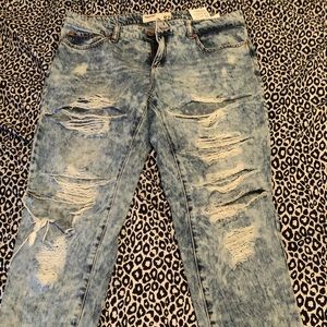 Garage distressed ripped boyfriend tidied wash S:7